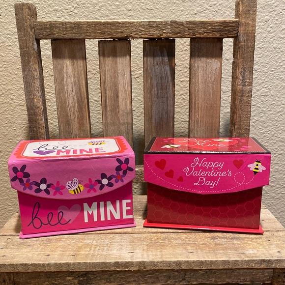 Valentines Day BumbleBee Bundle, Bee Socks, Bee Notepads, Bee Figure, Bee Sign - Picture 8 of 16